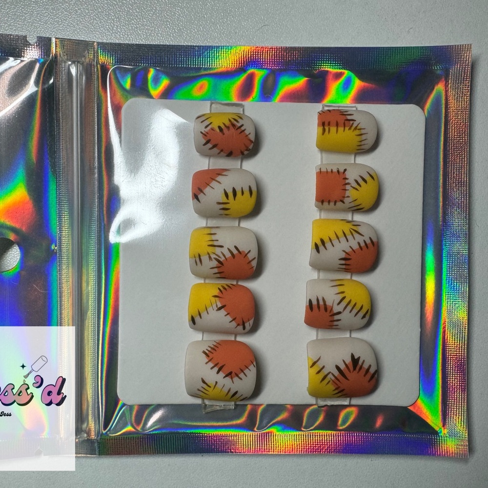 Medium/large scarecrow patch fall press-on nails